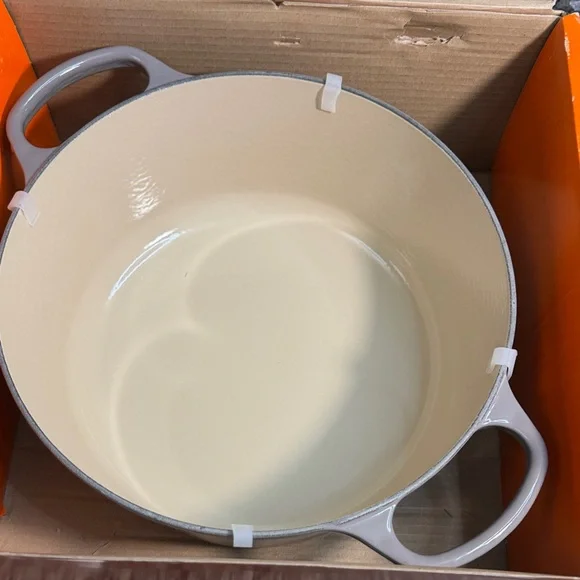 Le Creuset Flint Oyster Cast Iron Dutch Oven Cocotte 7.25 Qrt NEW - Picture 13 of 16